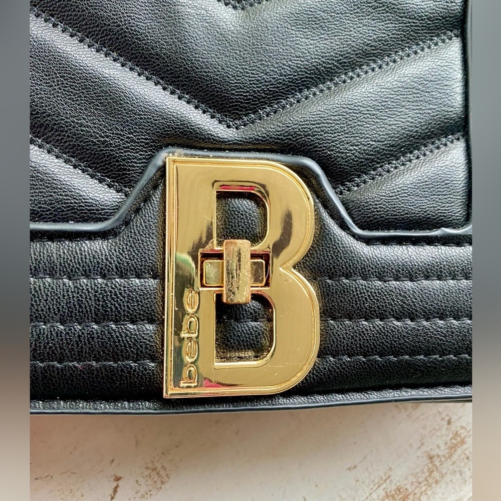 BEBE Katrina Quilted black leather purse Crossbody Bag gold tone magnetic close - Picture 3 of 13